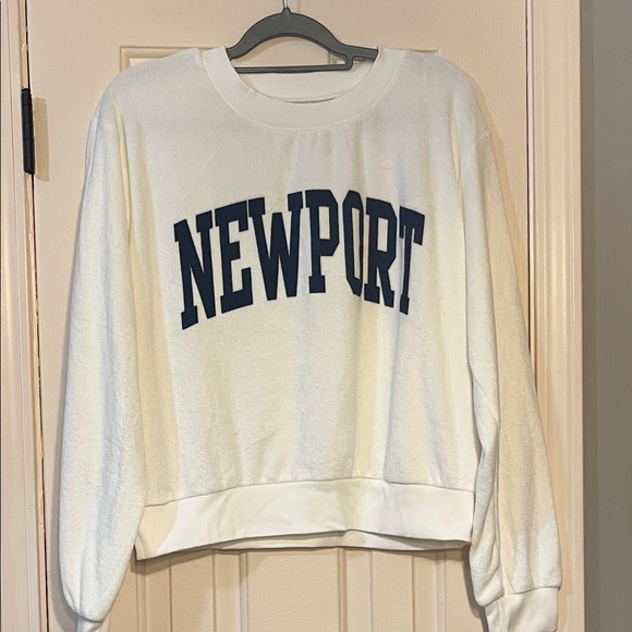 BUCKETLIST White Newport Sweatshirt - NEW Sz Lg (not oversized) - Picture 1 of 4